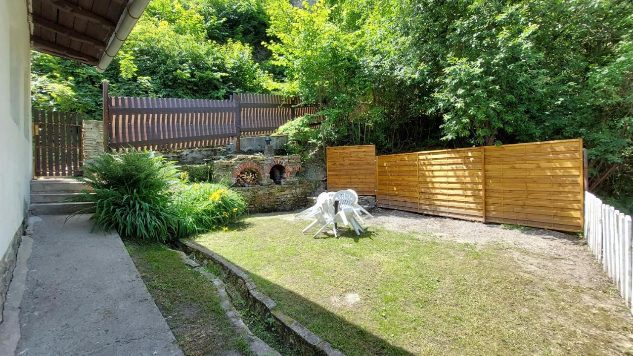 Ubytovani Pod Hradbami Nové Město nad Metují Exterior foto